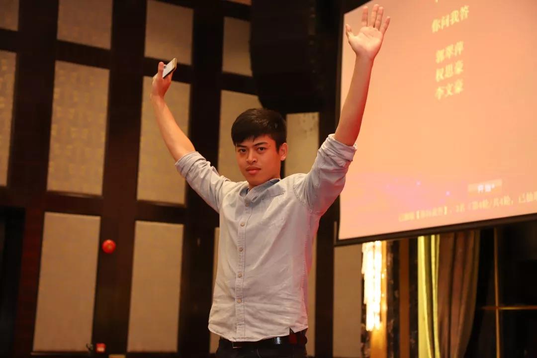 华汇音响：踮起脚尖，愿你与未来撞个满怀