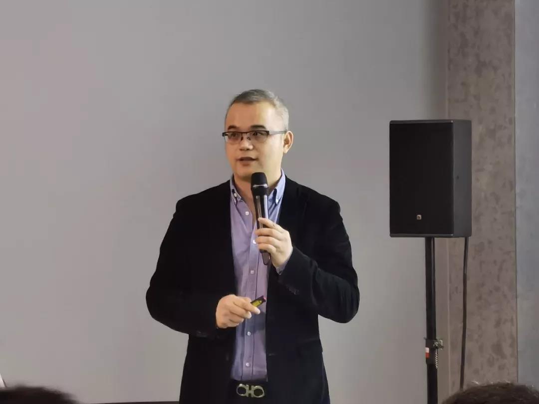 华汇音响：踮起脚尖，愿你与未来撞个满怀