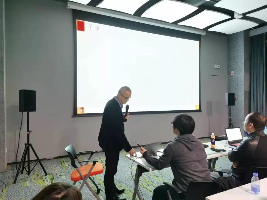 华汇音响：踮起脚尖，愿你与未来撞个满怀